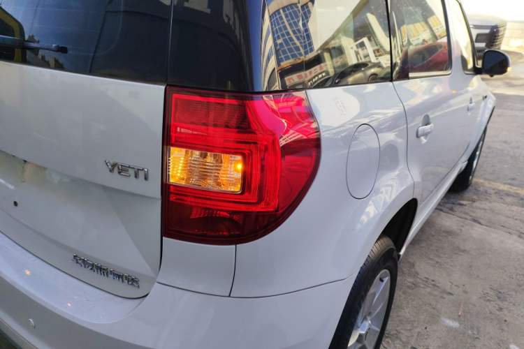 Used Skoda Yeti 2017 TSI280 DSG Advanced Edition Exterior 3