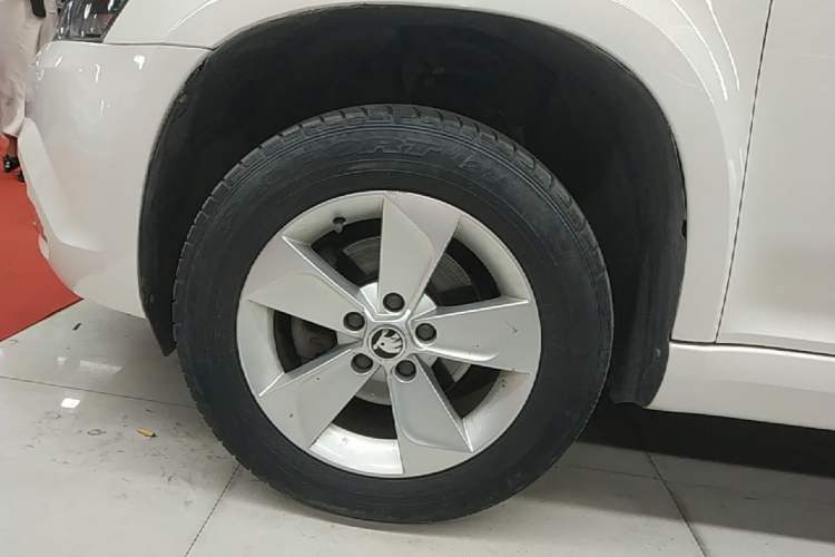 Used Skoda Yeti 2017 TSI280 DSG Advanced Edition Exterior 4