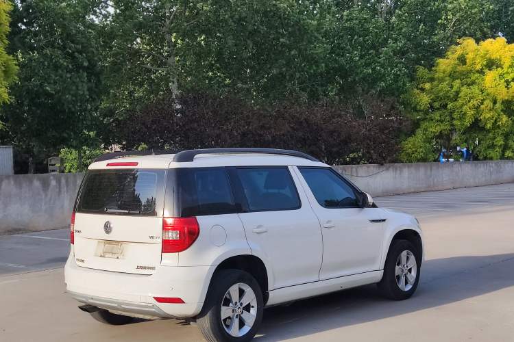 Used Skoda Yeti 2017 TSI280 DSG Car Enjoy Brothers Edition Exterior 4