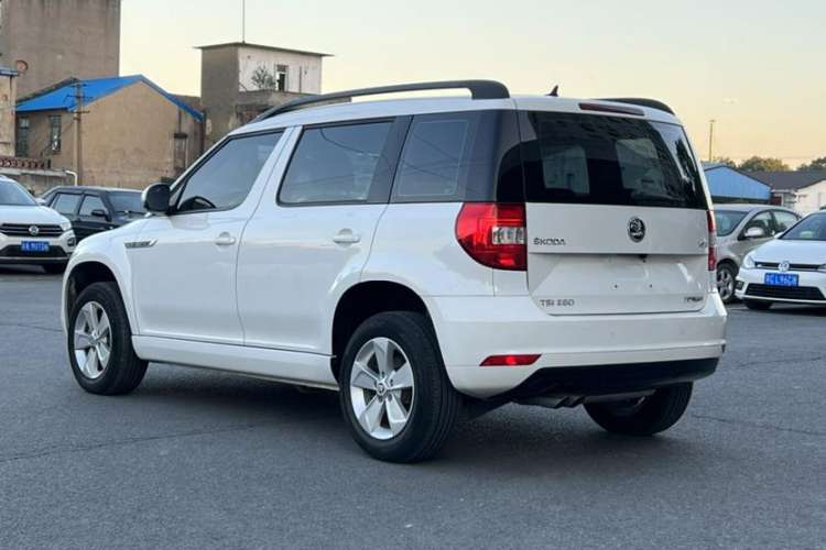 Used Skoda Yeti 2017 TSI280 DSG Car Enjoy Brothers Edition Exterior 4