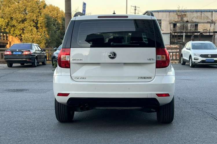 Used Skoda Yeti 2017 TSI280 DSG Car Enjoy Brothers Edition Exterior 5