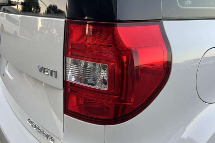 Used Skoda Yeti 2017 TSI280 DSG Car Enjoy Brothers Edition Exterior 8