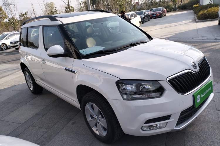 Used Skoda Yeti 2017 TSI280 DSG Advanced Edition Front Right 45 Deg