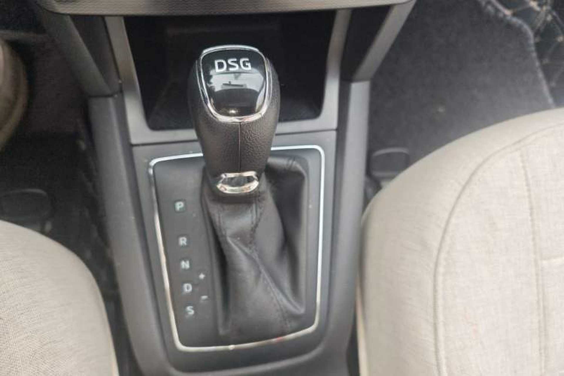 Used Skoda Yeti 2017 TSI280 DSG Advanced Edition Gear Lever