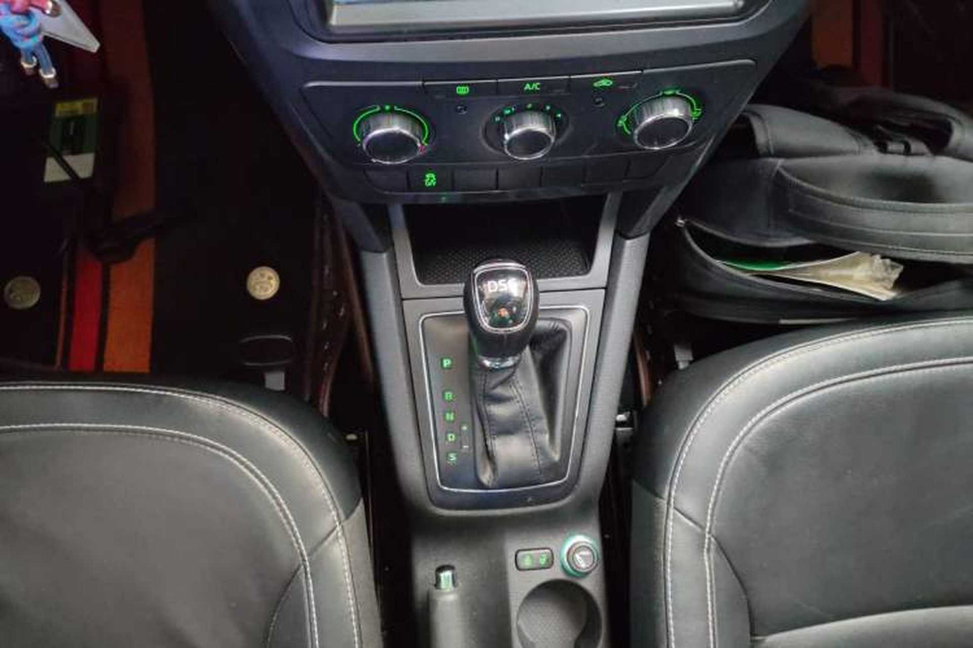 Used Skoda Yeti 2017 TSI280 DSG Car Enjoy Brothers Edition Gear Lever