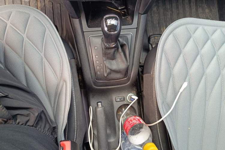 Used Skoda Yeti 2017 TSI280 DSG Advanced Edition Gear Lever
