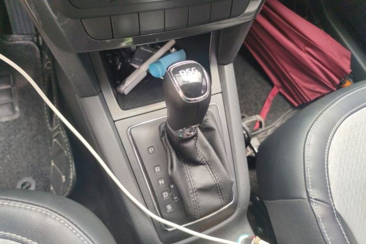 Used Skoda Yeti 2017 TSI280 DSG Advanced Edition Gear Lever