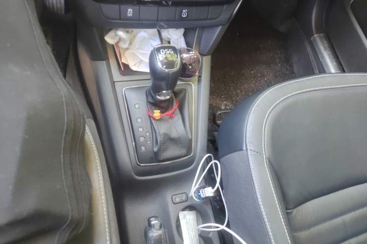 Used Skoda Yeti 2017 TSI280 DSG Innovation Edition Gear Lever
