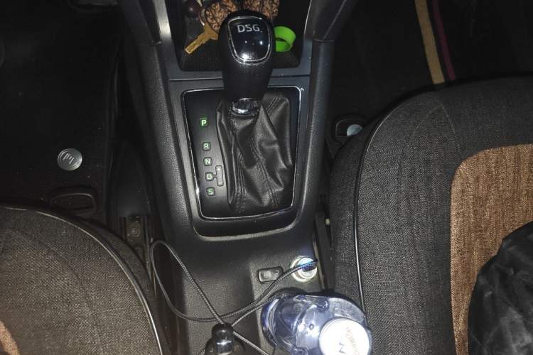 Used Skoda Yeti 2017 TSI280 DSG Advanced Edition Gear Lever
