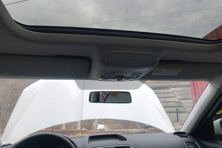 Used Skoda Yeti 2017 1.6L Manual Front-Wheel-Drive Version Headliner