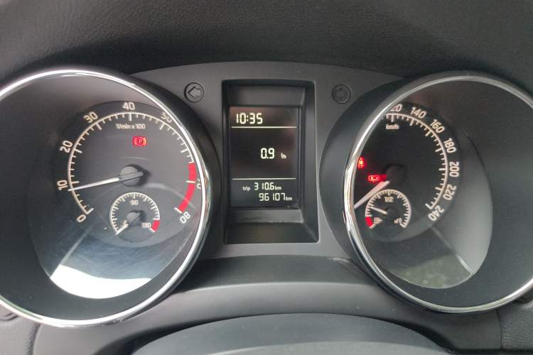 Used Skoda Yeti 2017 1.6L Manual Front-Wheel-Drive Version Instrument Cluster