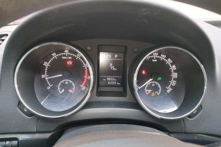 Used Skoda Yeti 2017 TSI280 DSG Advanced Edition Instrument Cluster