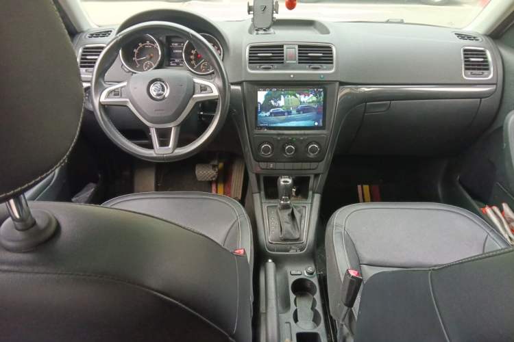 Used Skoda Yeti 2017 TSI280 DSG Car Enjoy Brothers Edition Interior 2