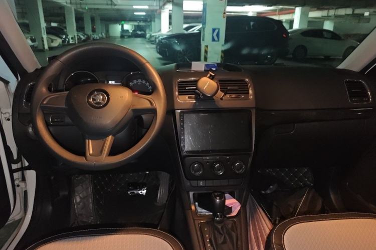 Used Skoda Yeti 2017 TSI280 DSG Advanced Edition Interior 2