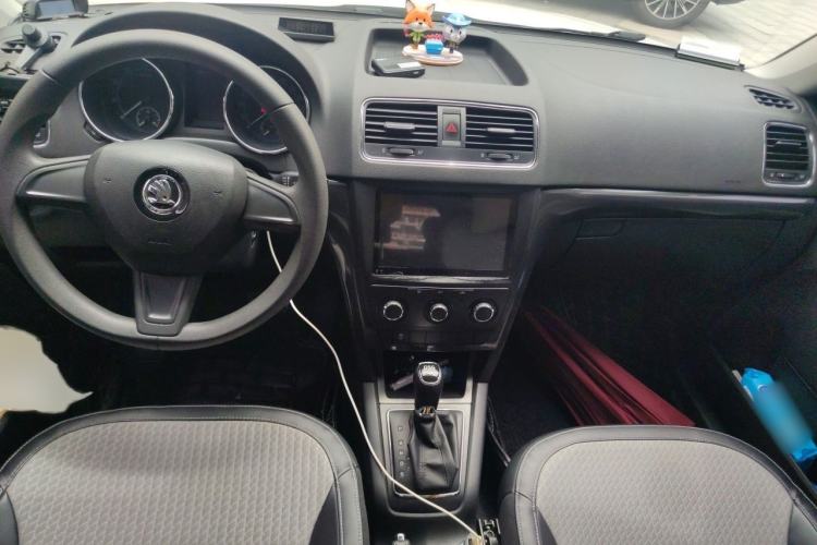 Used Skoda Yeti 2017 TSI280 DSG Advanced Edition Interior 2