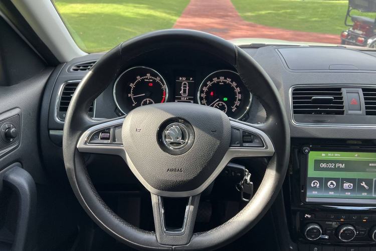 Used Skoda Yeti 2017 TSI280 DSG Innovation Edition Interior 3