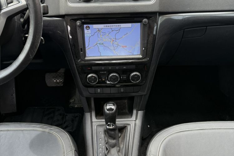 Used Skoda Yeti 2017 TSI280 DSG Innovation Edition Interior 3