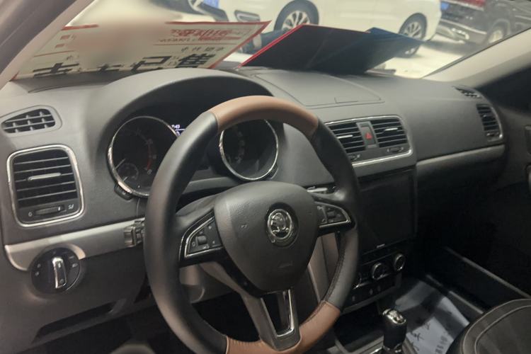 Used Skoda Yeti 2017 TSI300 DSG Luxury Edition Interior 3