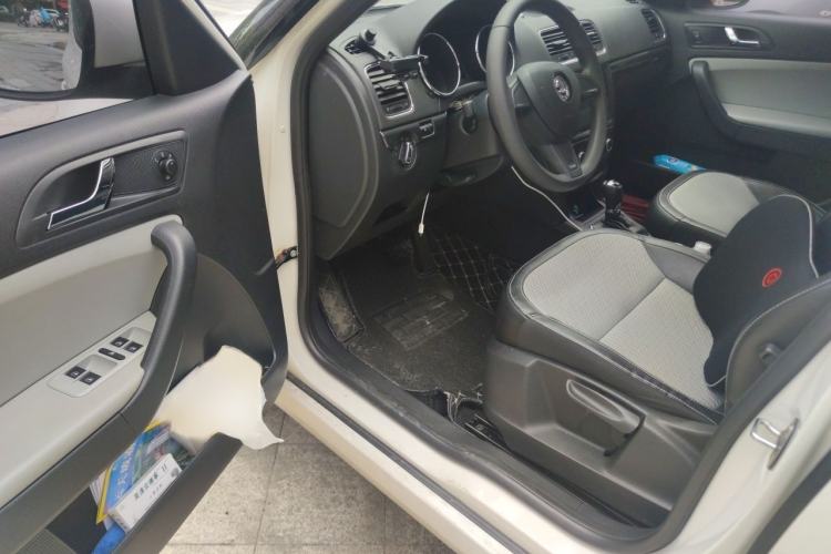 Used Skoda Yeti 2017 TSI280 DSG Advanced Edition Interior 3