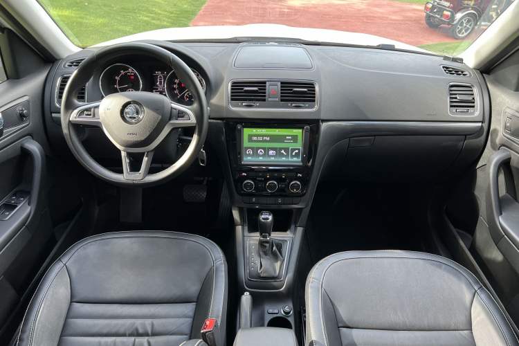 Used Skoda Yeti 2017 TSI280 DSG Innovation Edition Interior 4