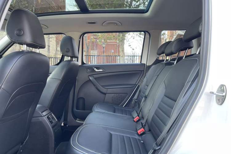 Used Skoda Yeti 2017 TSI280 DSG Innovation Edition Interior 4