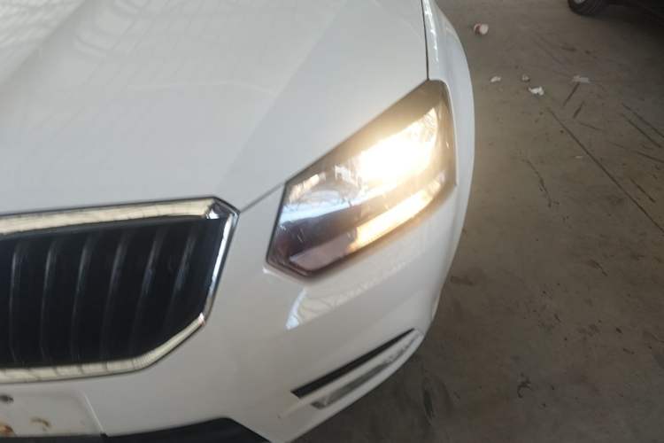 Used Skoda Yeti 2017 TSI280 DSG Advanced Edition Left Front Headlight
