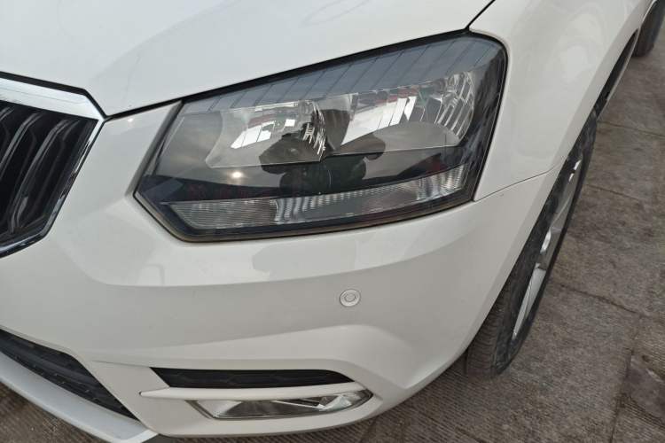 Used Skoda Yeti 2017 TSI280 DSG Advanced Edition Left Front Headlight