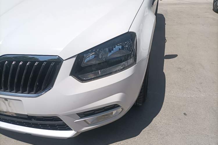 Used Skoda Yeti 2017 TSI280 DSG Advanced Edition Left Front Headlight