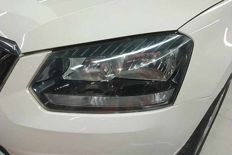 Used Skoda Yeti 2017 TSI280 DSG Advanced Edition Left Front Headlight