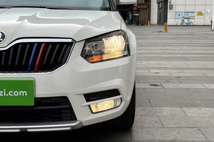 Used Skoda Yeti 2017 TSI280 DSG Advanced Edition Left Front Headlight