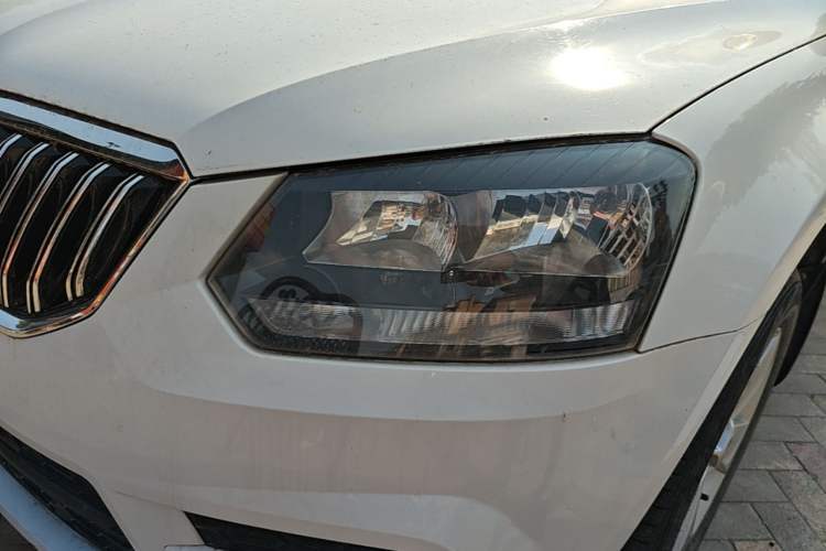 Used Skoda Yeti 2017 TSI280 DSG Advanced Edition Left Front Headlight