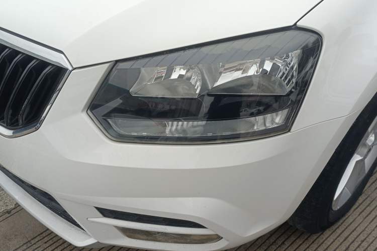 Used Skoda Yeti 2017 TSI280 DSG Advanced Edition Left Front Headlight