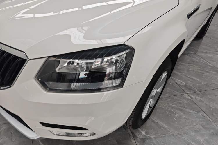 Used Skoda Yeti 2017 TSI280 DSG Car Enjoy Brothers Edition Left Front Headlight