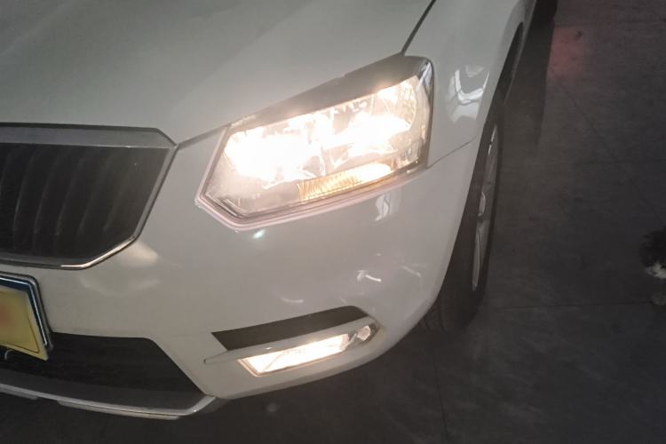 Used Skoda Yeti 2017 TSI280 DSG Advanced Edition Left Front Headlight