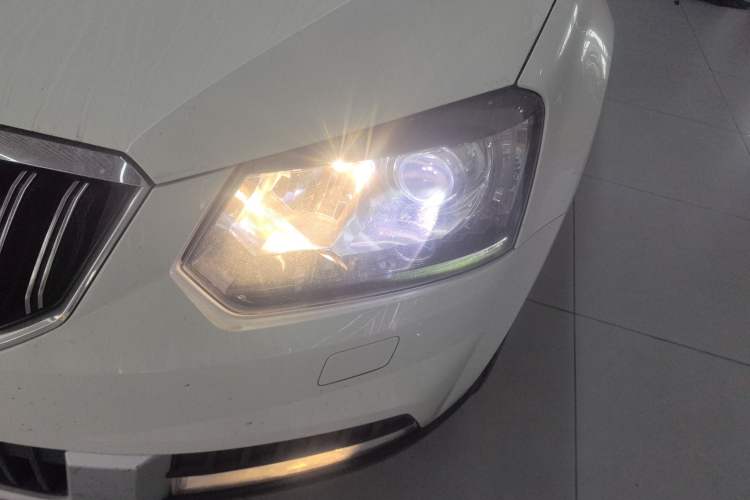 Used Skoda Yeti 2017 TSI300 DSG Luxury Edition Left Front Headlight