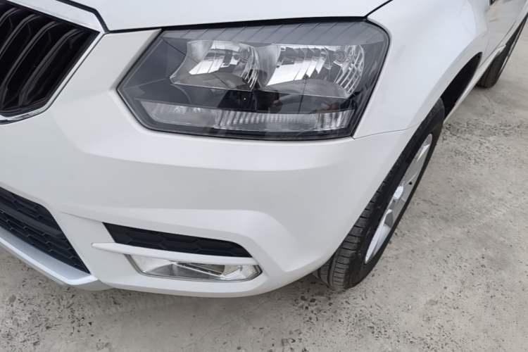 Used Skoda Yeti 2017 TSI280 DSG Advanced Edition Left Front Headlight
