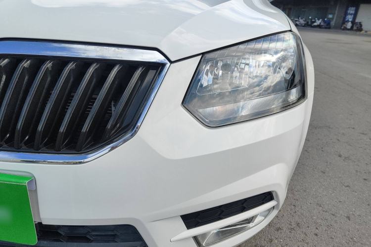 Used Skoda Yeti 2017 TSI280 DSG Advanced Edition Left Front Headlight
