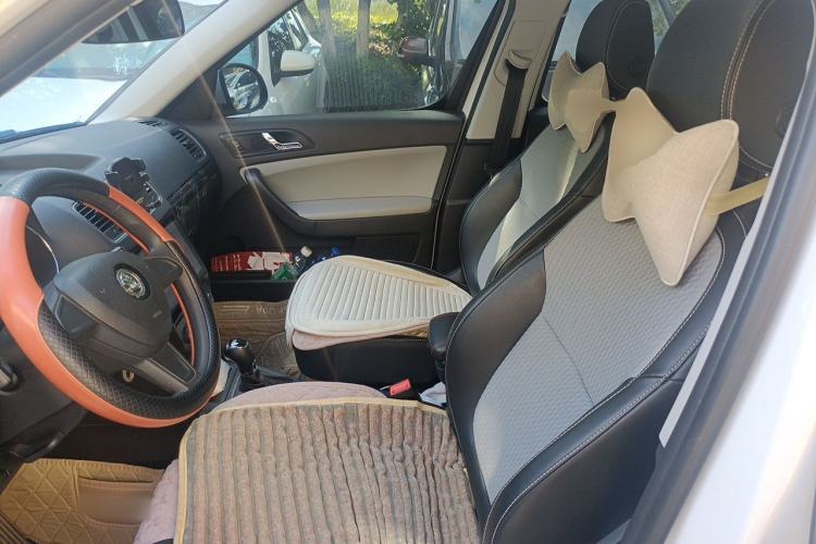 Used Skoda Yeti 2017 TSI280 DSG Advanced Edition Left Front Seat
