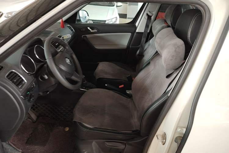 Used Skoda Yeti 2017 TSI280 DSG Advanced Edition Left Front Seat