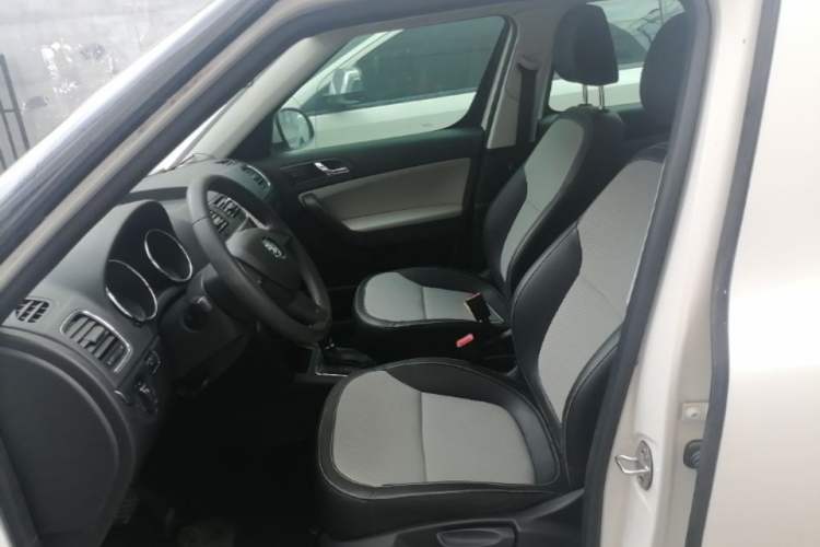 Used Skoda Yeti 2017 TSI280 DSG Advanced Edition Left Front Seat
