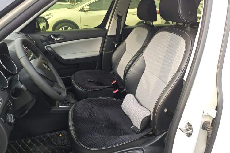 Used Skoda Yeti 2017 TSI280 DSG Advanced Edition Left Front Seat