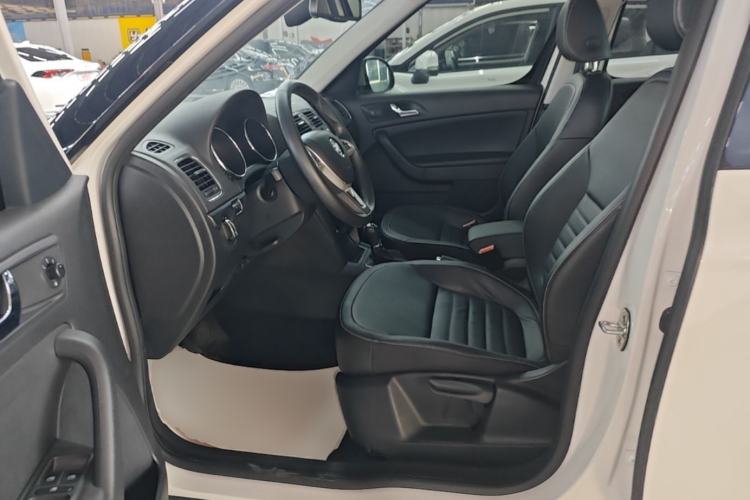 Used Skoda Yeti 2017 TSI280 DSG Innovation Edition Left Front Seat