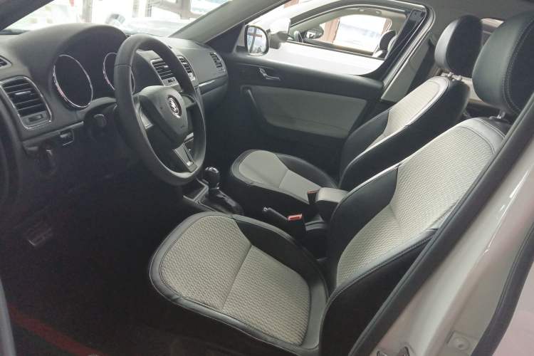 Used Skoda Yeti 2017 TSI280 DSG Advanced Edition Left Front Seat