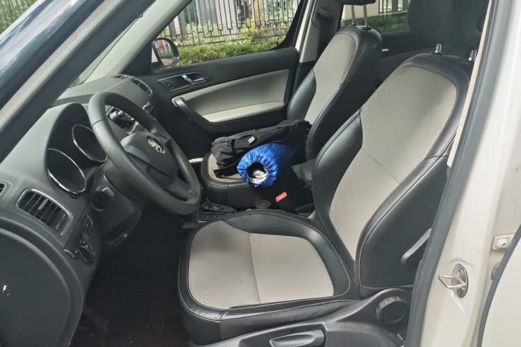 Used Skoda Yeti 2017 TSI280 DSG Advanced Edition Left Front Seat