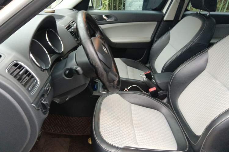 Used Skoda Yeti 2017 TSI280 DSG Advanced Edition Left Front Seat
