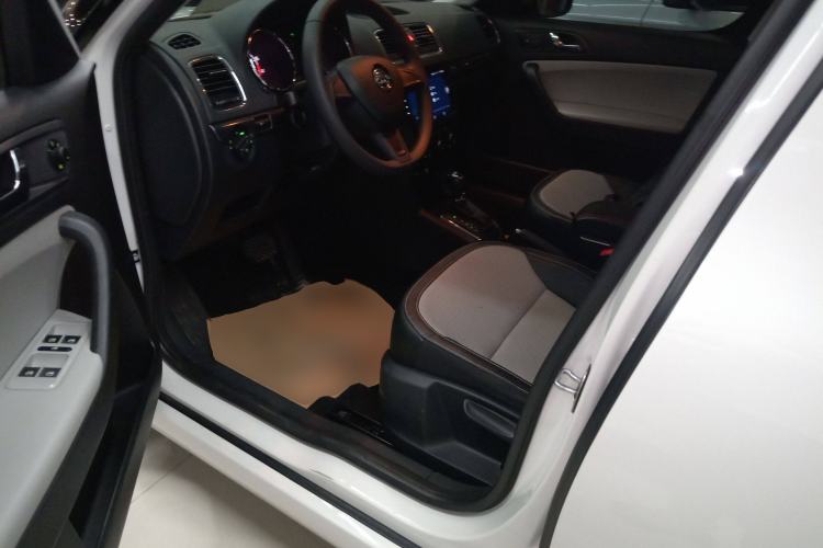 Used Skoda Yeti 2017 TSI280 DSG Advanced Edition Left Front Seat