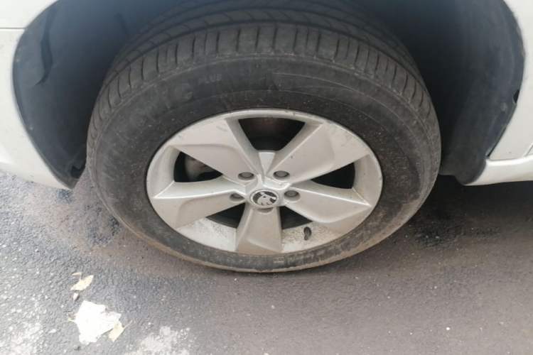 Used Skoda Yeti 2017 TSI280 DSG Advanced Edition Left Front Wheel Hub