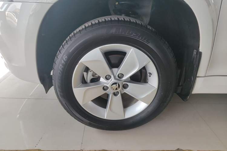 Used Skoda Yeti 2017 TSI280 DSG Advanced Edition Left Front Wheel Hub