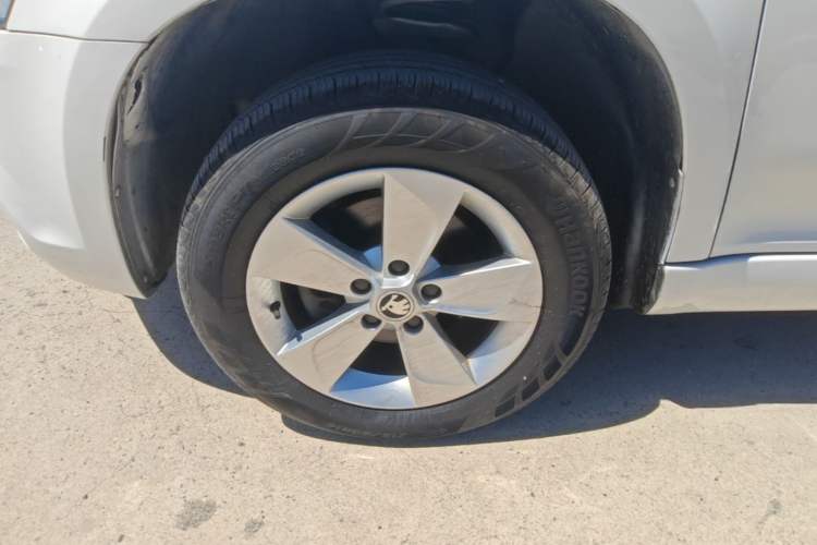 Used Skoda Yeti 2017 TSI280 DSG Advanced Edition Left Front Wheel Hub