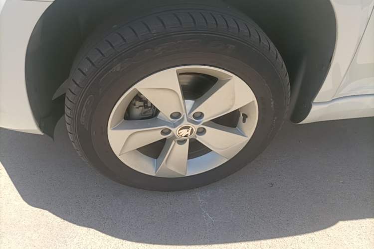 Used Skoda Yeti 2017 TSI280 DSG Advanced Edition Left Front Wheel Hub